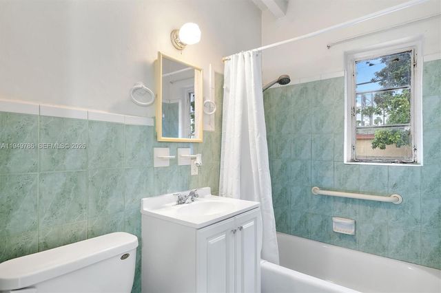 2201 NW 166th St, Miami Gardens, FL 33054