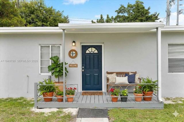 2201 NW 166th St, Miami Gardens, FL 33054