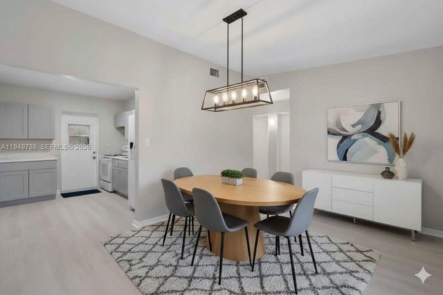 2201 NW 166th St, Miami Gardens, FL 33054