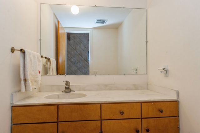 3201 Muscatine Avenue 3, Iowa City, IA 52240