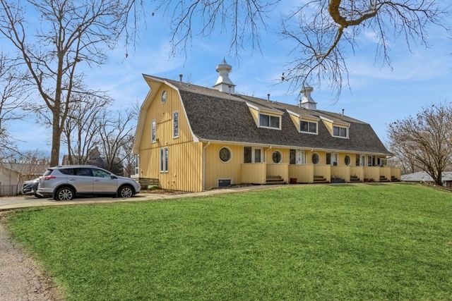 3201 Muscatine Avenue 3, Iowa City, IA 52240