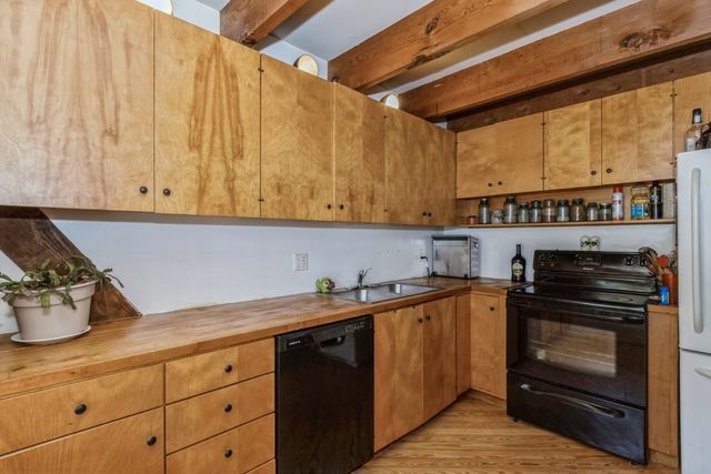 3201 Muscatine Avenue 3, Iowa City, IA 52240