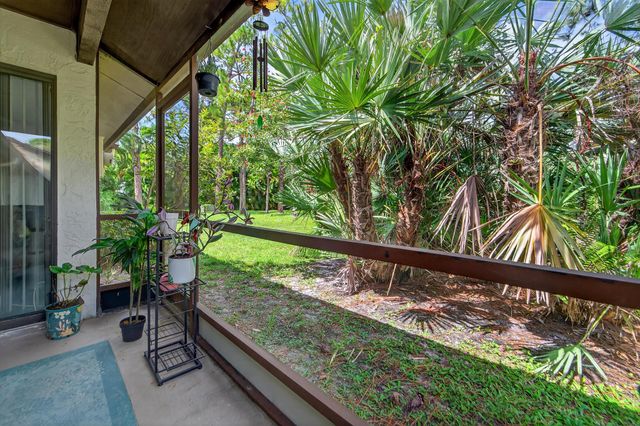 43 Copperpod Court, Royal Palm Beach, FL 33411