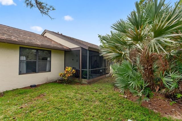 43 Copperpod Court, Royal Palm Beach, FL 33411