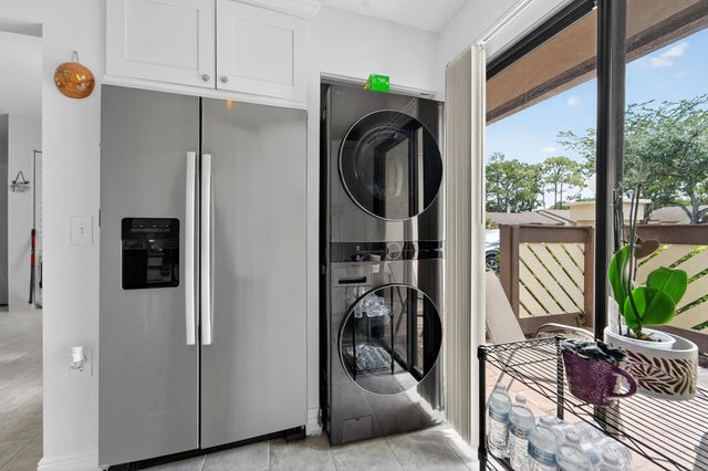 43 Copperpod Court, Royal Palm Beach, FL 33411