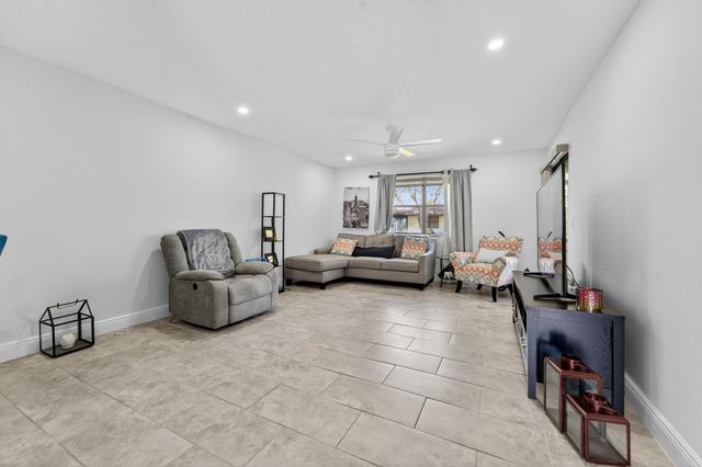 43 Copperpod Court, Royal Palm Beach, FL 33411
