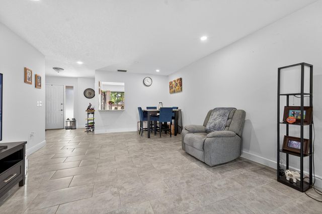 43 Copperpod Court, Royal Palm Beach, FL 33411