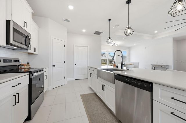 1922 SW 244 DRIVE, Newberry, FL 32669