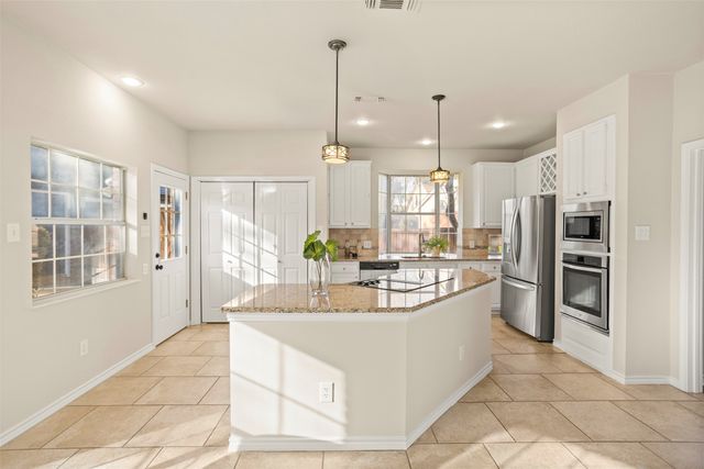 4202 Hearthside Drive, Grapevine, TX 76051