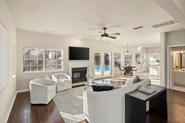 4202 Hearthside Drive, Grapevine, TX 76051