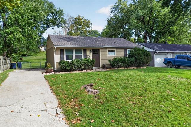 5319 N Woodland Avenue, Kansas City, MO 64118
