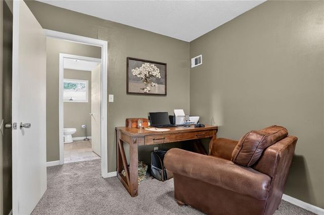 5319 N Woodland Avenue, Kansas City, MO 64118