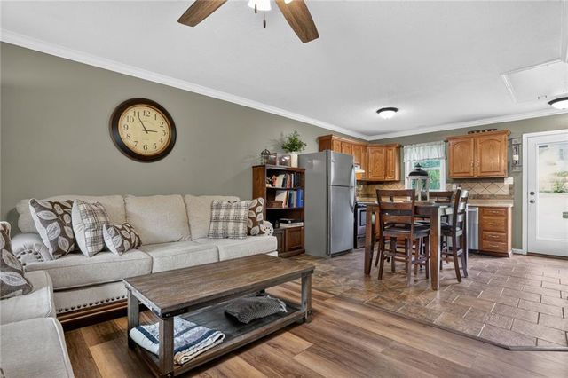 5319 N Woodland Avenue, Kansas City, MO 64118