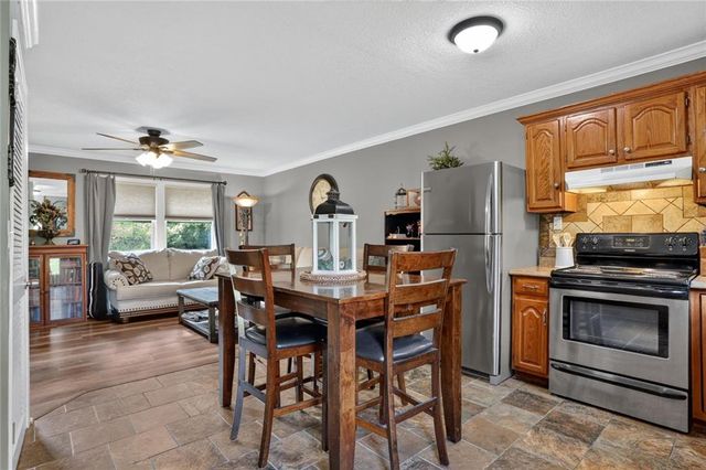 5319 N Woodland Avenue, Kansas City, MO 64118