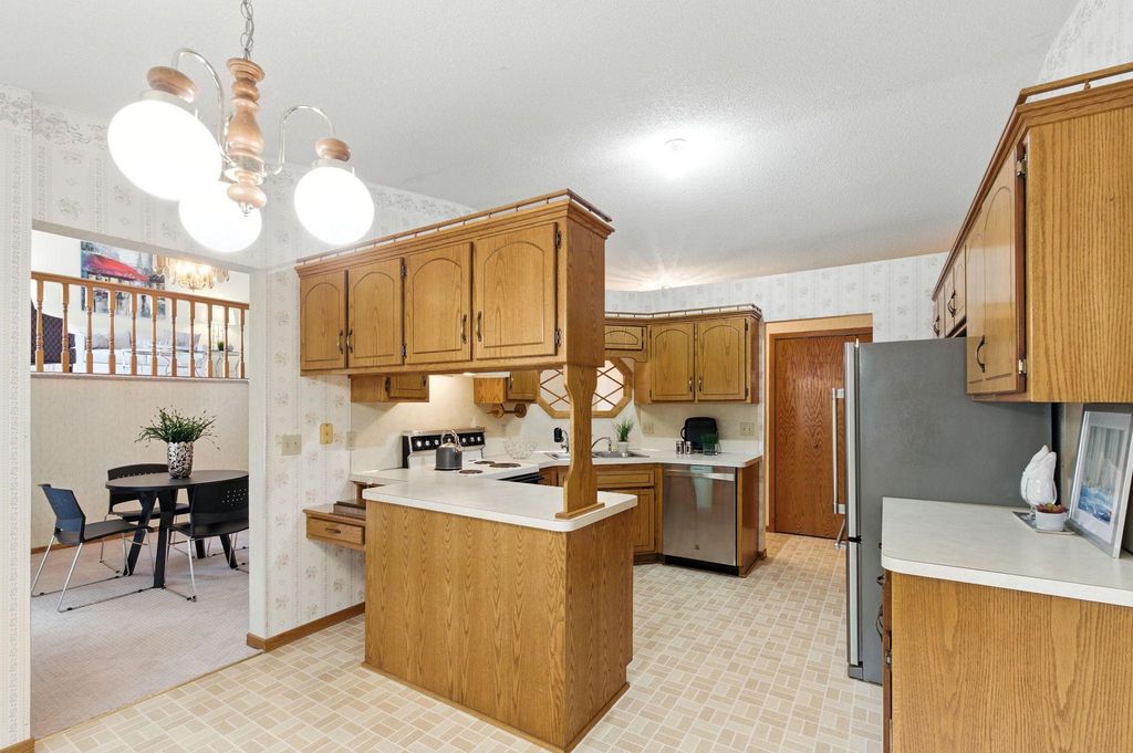 12769 88th Avenue N, Maple Grove, MN 55369