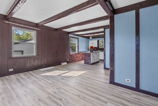 2N152 Wisconsin Avenue, Villa Park, IL 60181