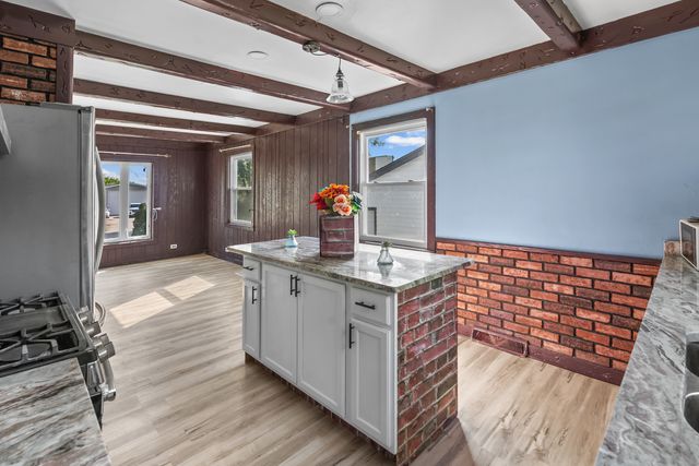 2N152 Wisconsin Avenue, Villa Park, IL 60181