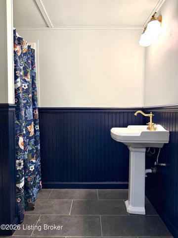 704 McCullum Ave, Elizabethtown, KY 42701