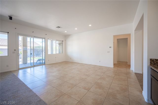 8618 Amber Autumn Street, Las Vegas, NV 89131