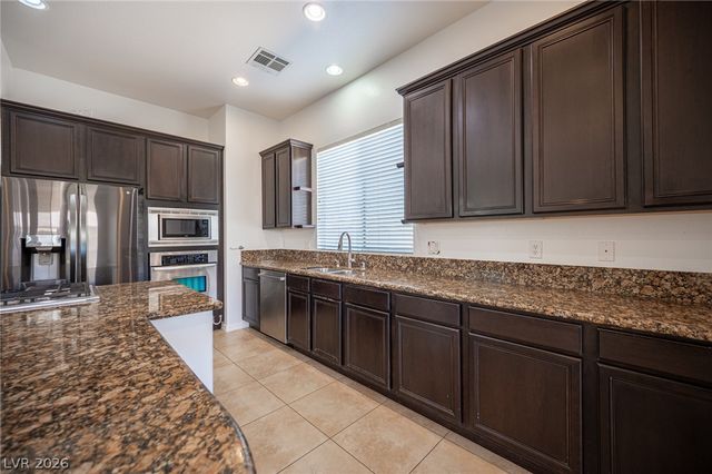 8618 Amber Autumn Street, Las Vegas, NV 89131