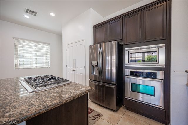 8618 Amber Autumn Street, Las Vegas, NV 89131