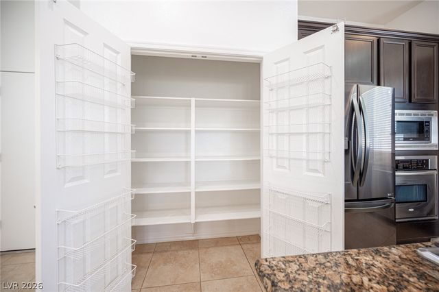 8618 Amber Autumn Street, Las Vegas, NV 89131