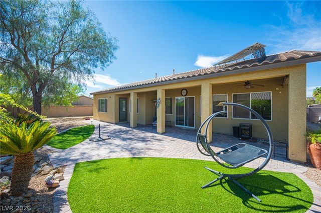 8618 Amber Autumn Street, Las Vegas, NV 89131