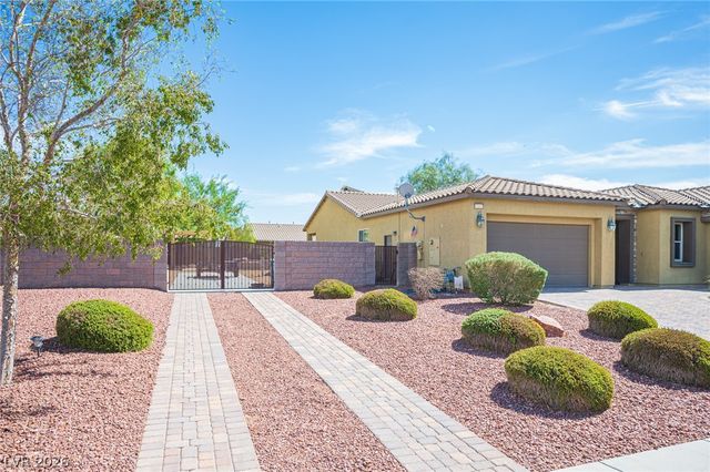 8618 Amber Autumn Street, Las Vegas, NV 89131