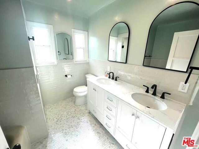 958 N Vista Street, Los Angeles, CA 90046