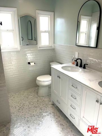 958 N Vista Street, Los Angeles, CA 90046