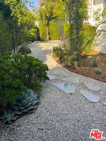 958 N Vista Street, Los Angeles, CA 90046