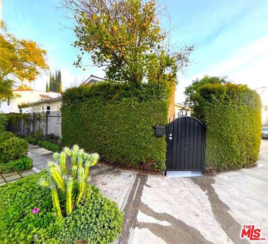 958 N Vista Street, Los Angeles, CA 90046