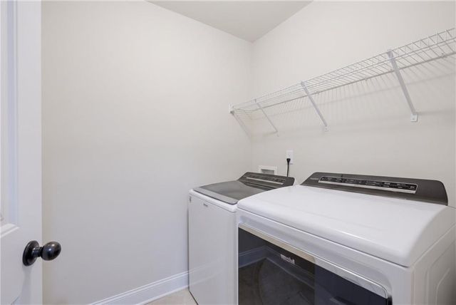 2144 Shadow Oak Trail, Loganville, GA 30052