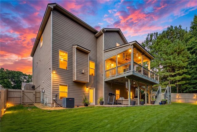 2144 Shadow Oak Trail, Loganville, GA 30052