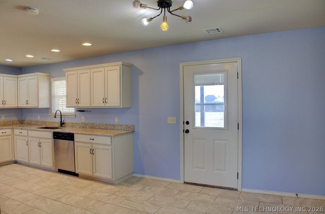 32 Hazel Avenue, Inola, OK 74036