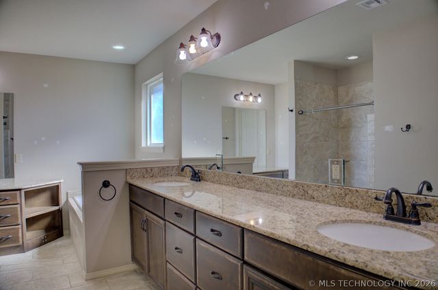 32 Hazel Avenue, Inola, OK 74036