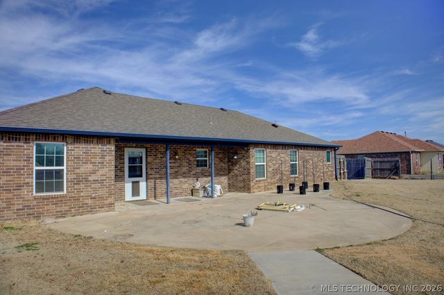32 Hazel Avenue, Inola, OK 74036
