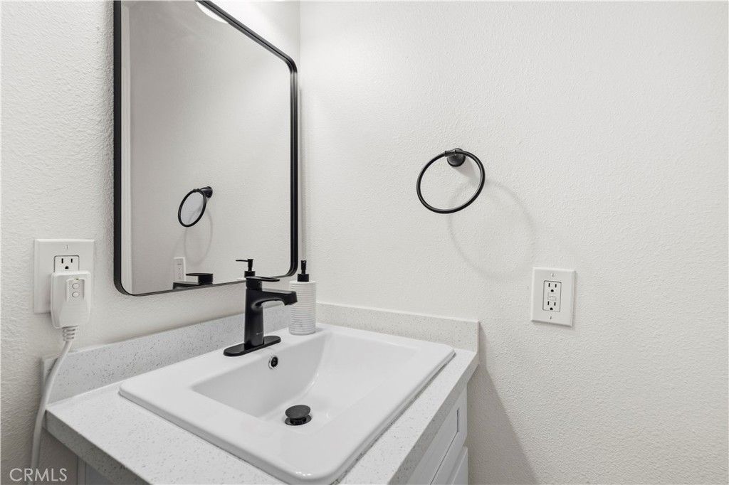 Image 34 of property listing at 1027 W El Dorado, West Covina, CA 91790