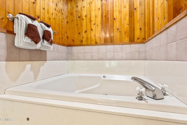 1658 Zurich Rd Road, Gatlinburg, TN 37738