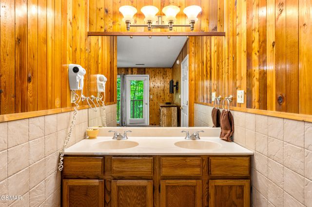 1658 Zurich Rd Road, Gatlinburg, TN 37738
