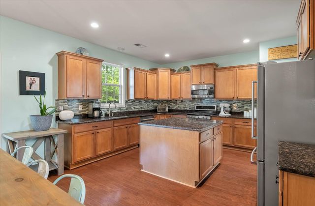 142 Comiskey Park Circle, Summerville, SC 29485