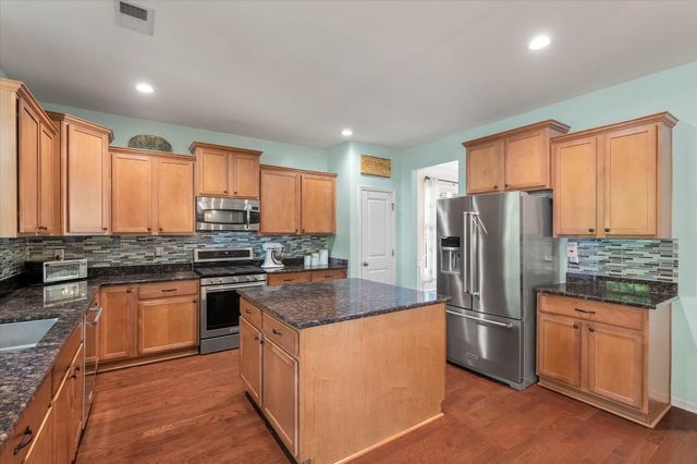 142 Comiskey Park Circle, Summerville, SC 29485