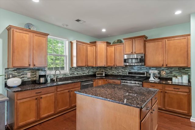 142 Comiskey Park Circle, Summerville, SC 29485