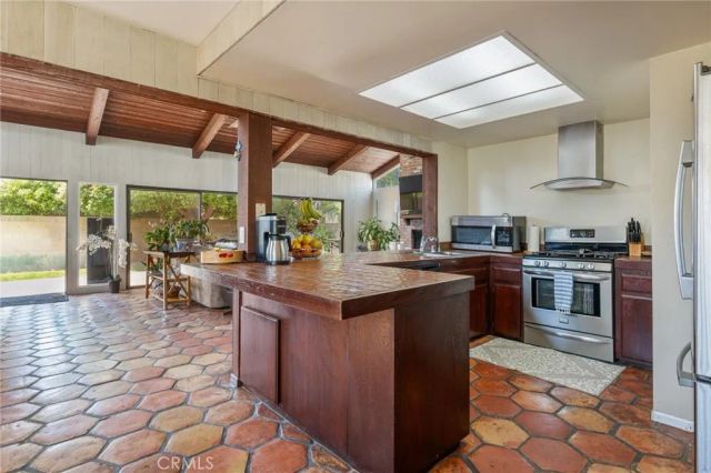 850 Coastline Drive, Seal Beach, CA 90740