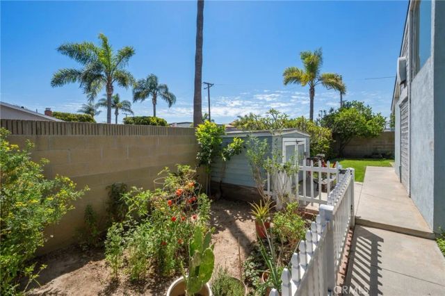 850 Coastline Drive, Seal Beach, CA 90740