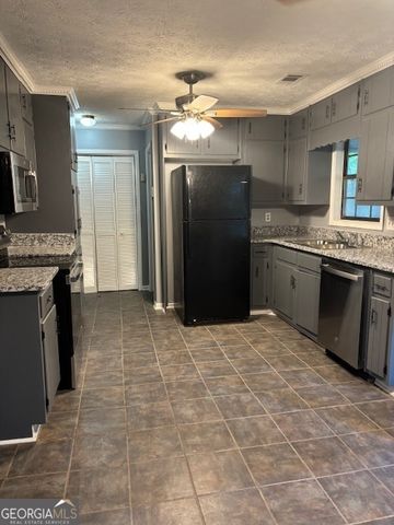 2717 Stanton Woods Drive SE, Conyers, GA 30094