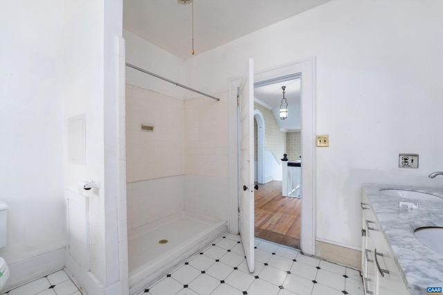 278 JAMES RIVER RD, Scottsville, VA 24590