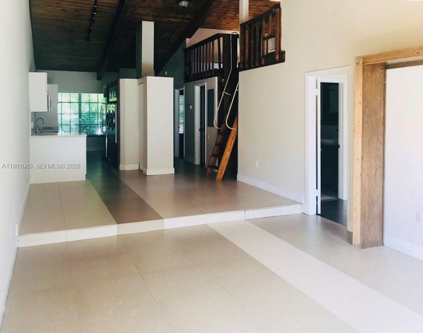 13615 SW 101st Ln, Miami, FL 33186