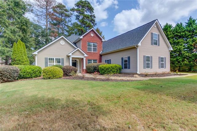 775 Winding Grove Lane, Loganville, GA 30052