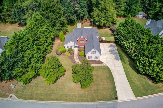 775 Winding Grove Lane, Loganville, GA 30052